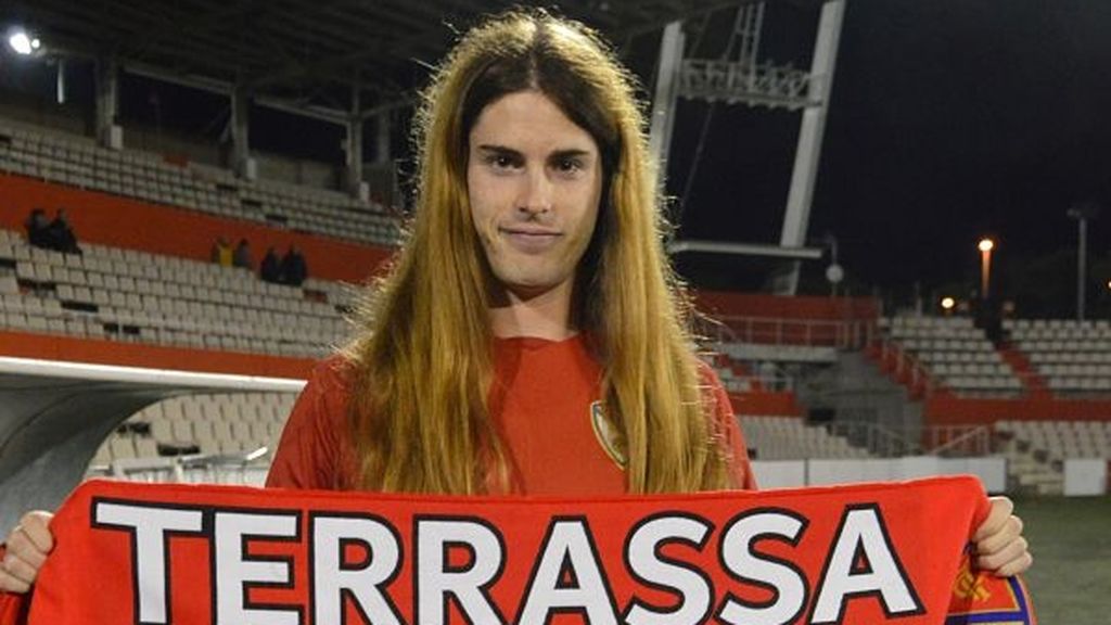 Valentina Berr firma por el Terrasa y se convierte en la segunda futbolista transexual de España